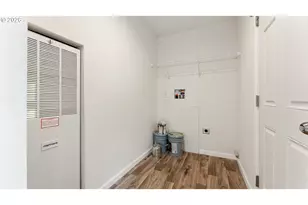 380 E 6th St, Coquille, OR 97423 - Photo 6