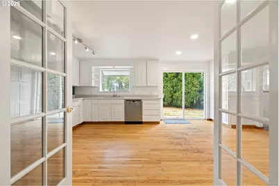 17123 SE Rhone St, Portland, OR 97236 - Photo 8