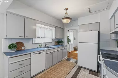 5016 NE Flanders St, Portland, OR 97213 - Photo 8