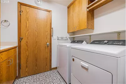 387 NE 15th Ct, Hillsboro, OR 97124 - Photo 28