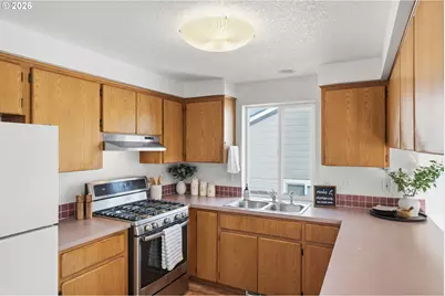 13610 SW Uplands Dr, Portland, OR 97223 - Photo 14