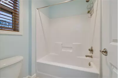 13115 SE Normandy Dr, Clackamas, OR 97015 - Photo 32