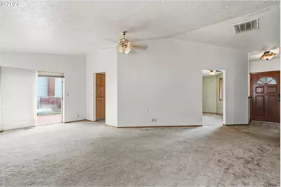 215 SW 22nd St, Troutdale, OR 97060 - Photo 10