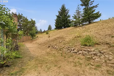 215 SW 22nd St, Troutdale, OR 97060 - Photo 36