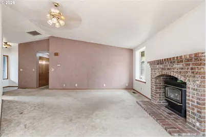 215 SW 22nd St, Troutdale, OR 97060 - Photo 8