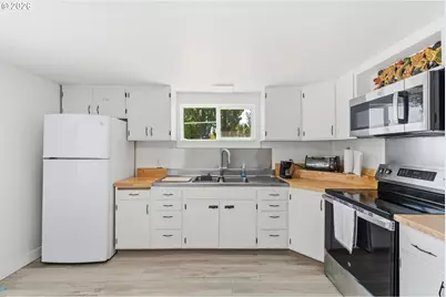 93712 Mallard Ln, North Bend, OR 97459 - Photo 14