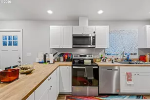 1907 Willow St, Sweet Home, OR 97386 - Photo 16