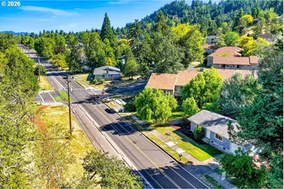 4095 E Amazon Dr E, Eugene, OR 97405 - Photo 30