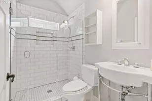 135 Middlecrest Rd, Lake Oswego, OR 97034 - Photo 16