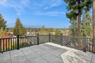 135 Middlecrest Rd, Lake Oswego, OR 97034 - Photo 2