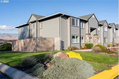 240 Lone Pine Ln #2, The Dalles, OR 97058 - Photo 1