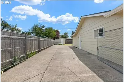 2065 Providence St, Eugene, OR 97401 - Photo 4