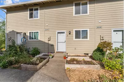 3305 E Vittoria Way #6, Newberg, OR 97132 - Photo 2