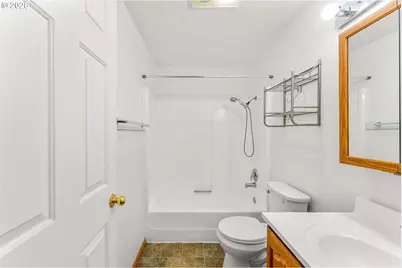 3305 E Vittoria Way #6, Newberg, OR 97132 - Photo 14