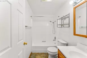 3305 E Vittoria Way, Newberg, OR 97132 - Photo 14