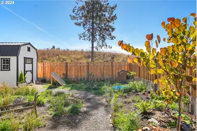 451 SW Rose Ave, Dallas, OR 97338 - Photo 32