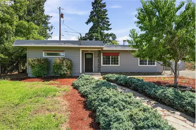 425 W Elm St, Roseburg, OR 97471 - Photo 1