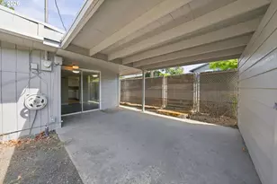 425 W Elm St, Roseburg, OR 97471 - Photo 28