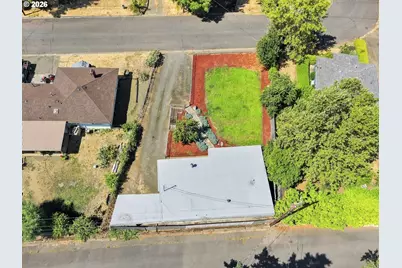 425 W Elm St, Roseburg, OR 97471 - Photo 32