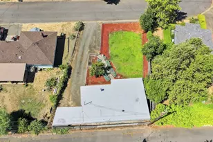 425 W Elm St, Roseburg, OR 97471 - Photo 32