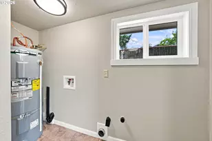 425 W Elm St, Roseburg, OR 97471 - Photo 18