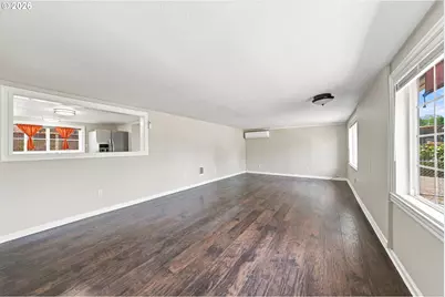 425 W Elm St, Roseburg, OR 97471 - Photo 10