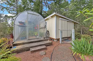 1415 20th St, Florence, OR 97439 - Photo 38