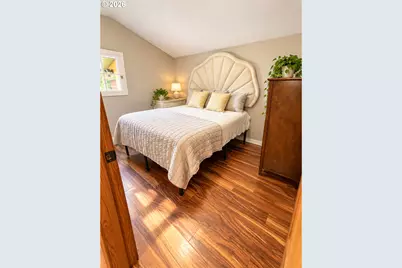 824 Cascade Ave, Hood River, OR 97031 - Photo 6