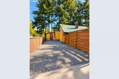 824 Cascade Ave, Hood River, OR 97031 - Photo 8