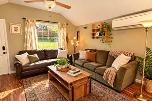 824 Cascade Ave, Hood River, OR 97031 - Photo 2