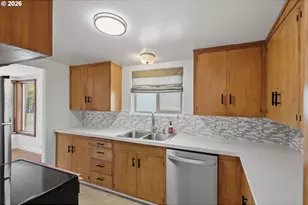1464 N 14th St, Coos Bay, OR 97420 - Photo 8