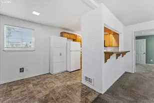 5036 NE 57th Ave, Portland, OR 97218 - Photo 8
