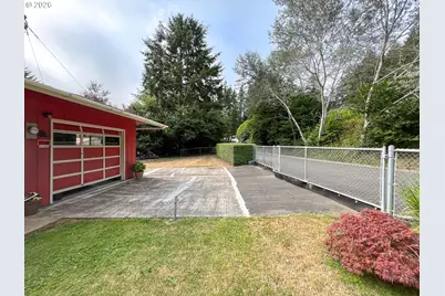 590 Robinhood Ave, Lakeside, OR 97449 - Photo 20