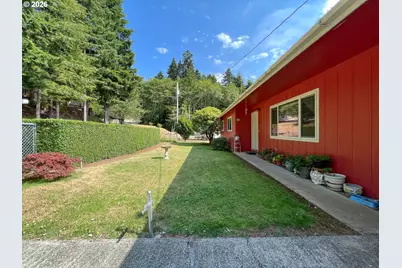 590 Robinhood Ave, Lakeside, OR 97449 - Photo 4