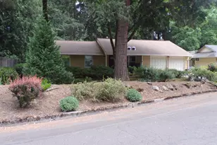 18536 Longfellow Ave, Lake Oswego, OR 97035 - Photo 2