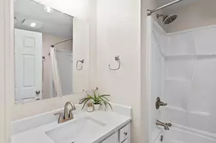 4261 Vernon Loop NE, Salem, OR 97305 - Photo 6