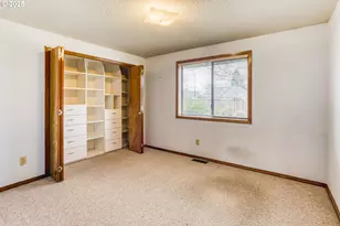 1621 NE Greensword Dr, Hillsboro, OR 97124 - Photo 14