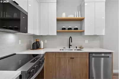 15611 SE Meadowlark Ln, Milwaukie, OR 97267 - Photo 8