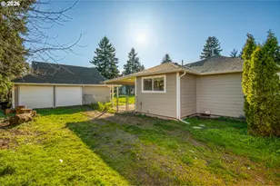 12828 SE Bush St, Portland, OR 97236 - Photo 24