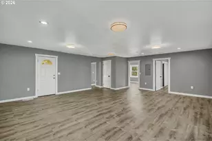 12828 SE Bush St, Portland, OR 97236 - Photo 8