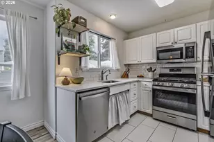 6223 N Yale St, Portland, OR 97203 - Photo 10