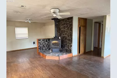 7451 SE Johnson St, Hillsboro, OR 97123 - Photo 2