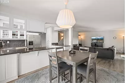 604 N Hayden Bay Dr, Portland, OR 97217 - Photo 6