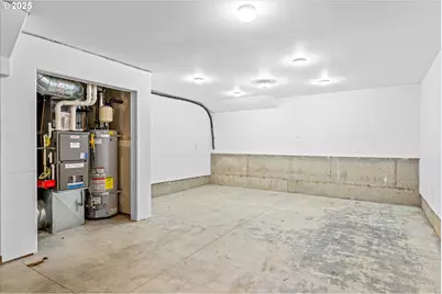 18272 SW Annamae Ln, Beaverton, OR 97003 - Photo 26