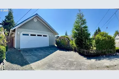 460 2nd Ave, Coos Bay, OR 97420 - Photo 1