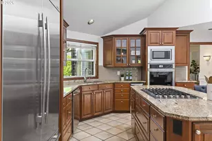 28380 SW Willow Creek Dr, Wilsonville, OR 97070 - Photo 12