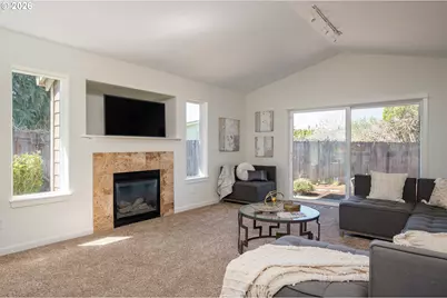 718 Trinity Ct, Molalla, OR 97038 - Photo 8