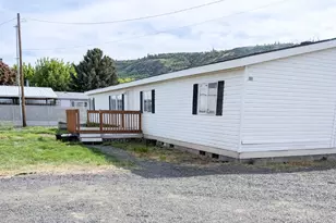 840 Floral Ct, The Dalles, OR 97058 - Photo 2