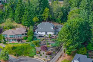 1476 W 14th Pl, Coquille, OR 97423 - Photo 4