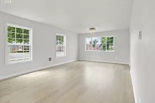 1061 NE Avery St, Newport, OR 97365 - Photo 4